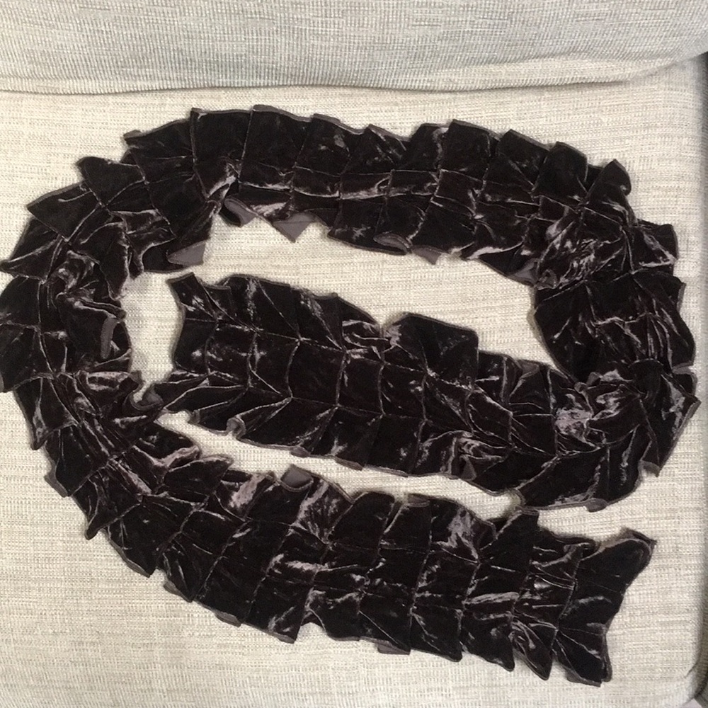 Scarf - Chocolate brown velvet w/ruffles